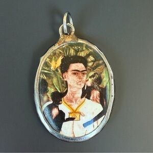Vintage Frida Kahlo Oval Silver Tone Pendant Mexican Painter Icon Folk Art